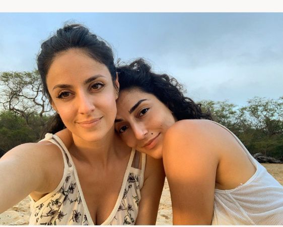 Necar Zadegan with her sister on vacation. 